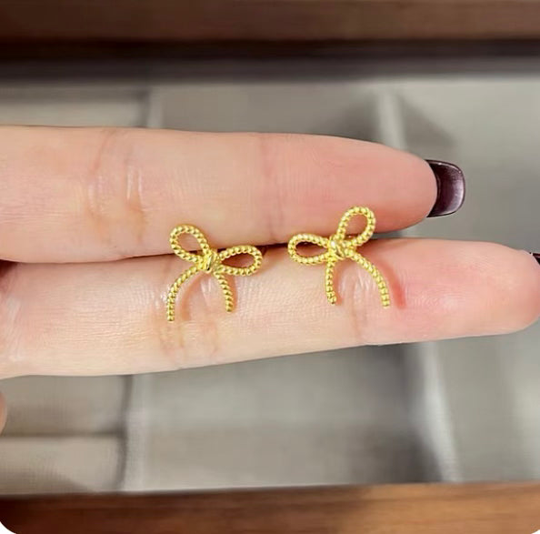 Bow earrings